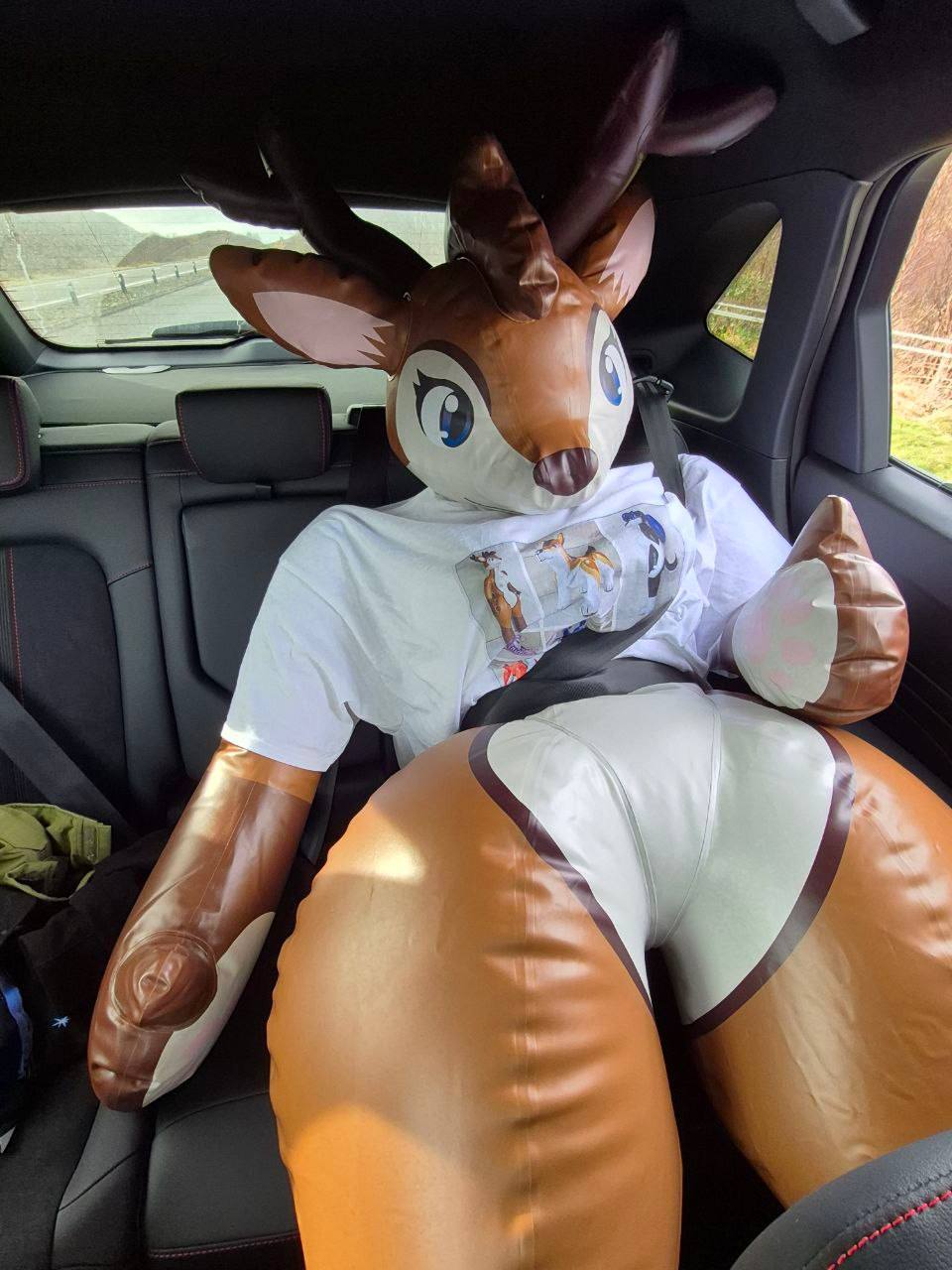 🦌 6ft tall Willow Doe and Her Friends