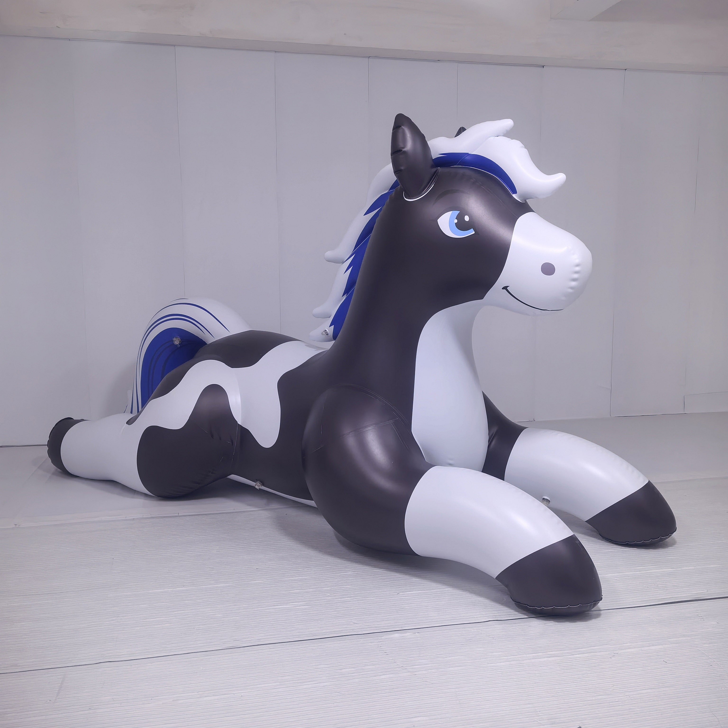 Velaris Horse - 99"/252cm Long *Premium*