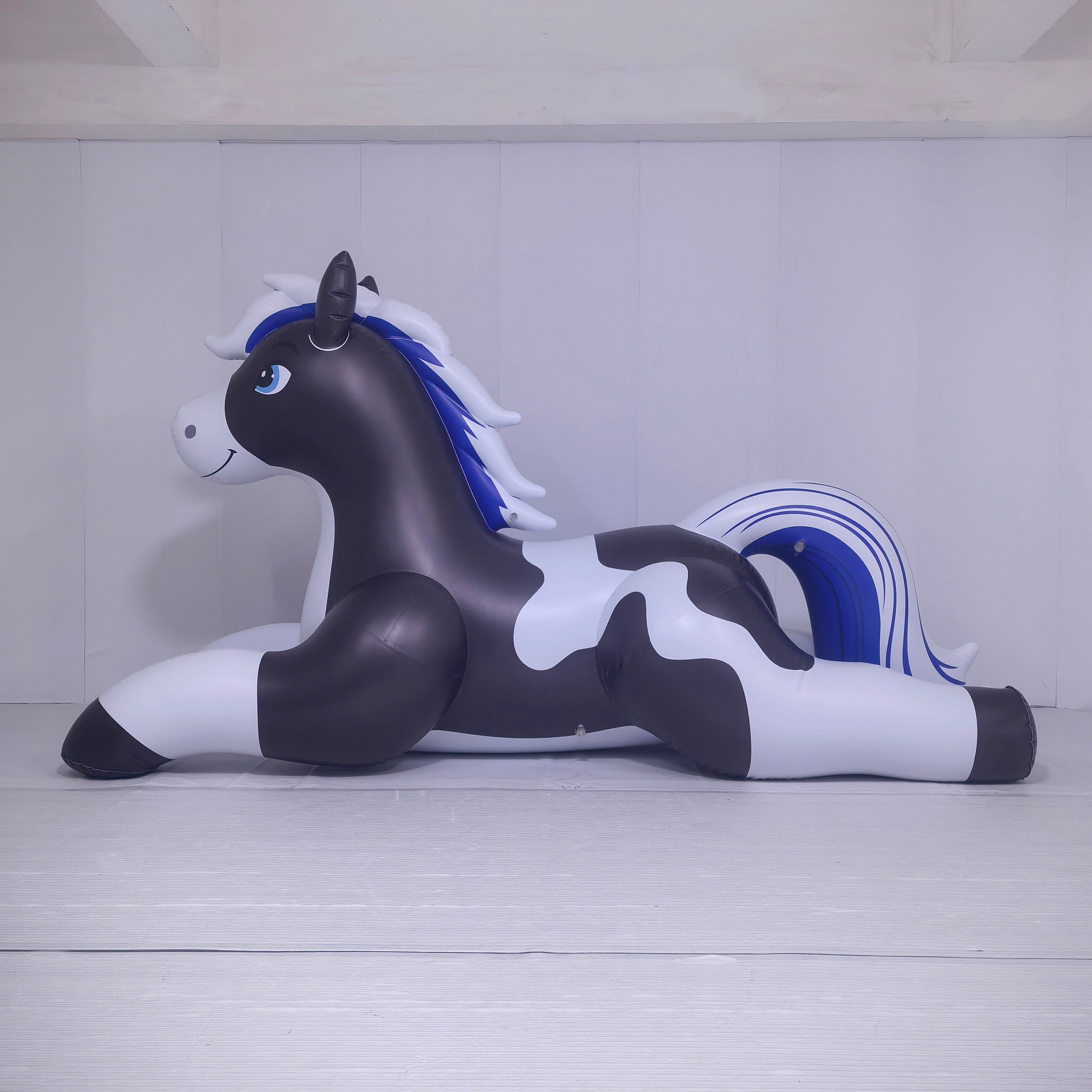 Velaris Horse - 99"/252cm Long *Premium*