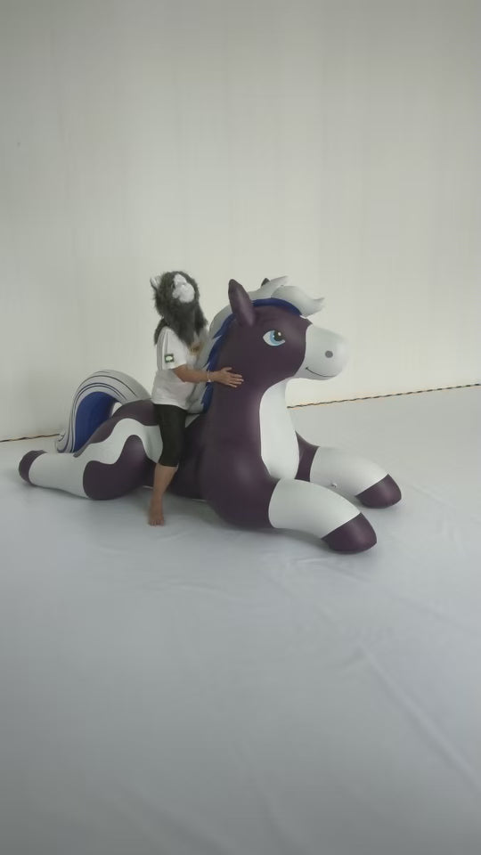 Velaris Horse - 99"/252cm Long
